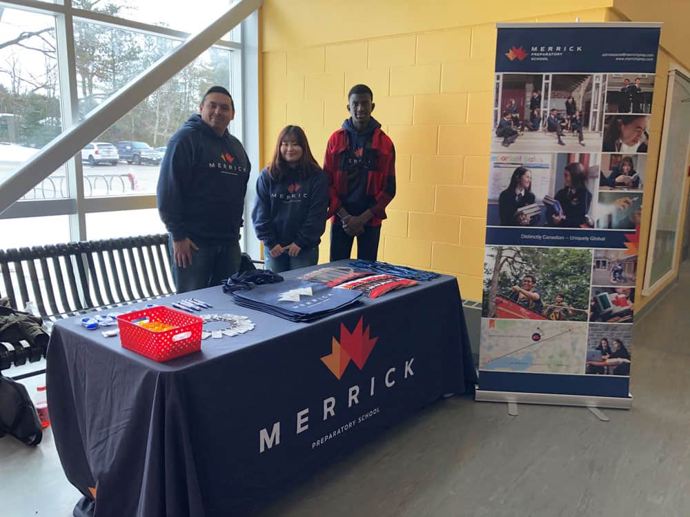 Os alunos da Escola Preparatória Merrick têm muitas oportunidades de serviços comunitários