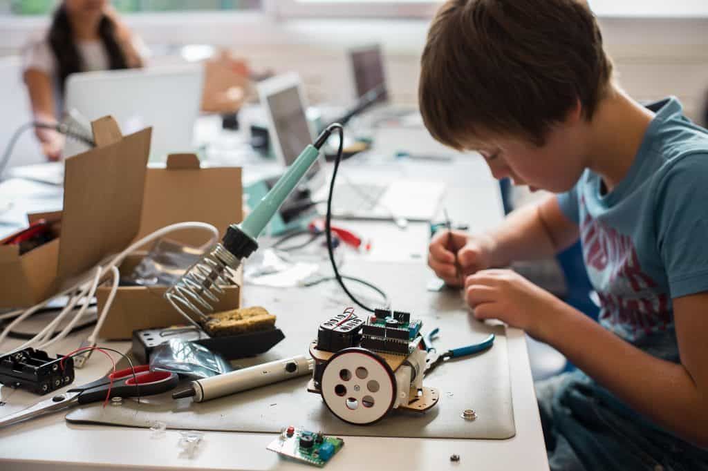  Robotics boy Programming Courses 2018: Introducing the Digital Skills Course for Kids #LyceumAlpinumSPOTLIGHT