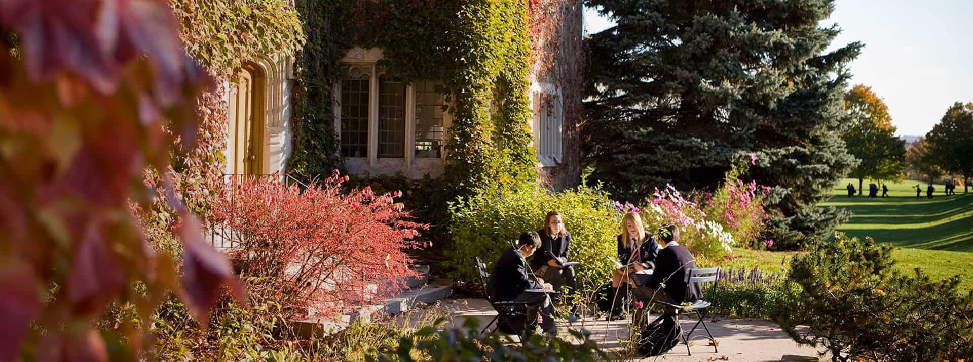 Dokument Strålende udslæt The Best Boarding Schools in the World | World Schools