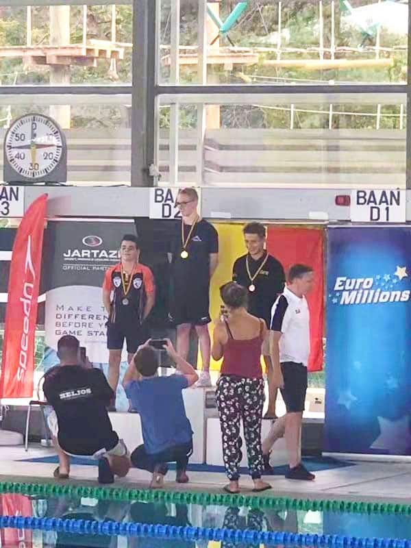 Children who love to read are children who succeed. kids_love_to_read Dragons in Action | SCIS Swimmer Wins Bronze at Nationals | World Schools