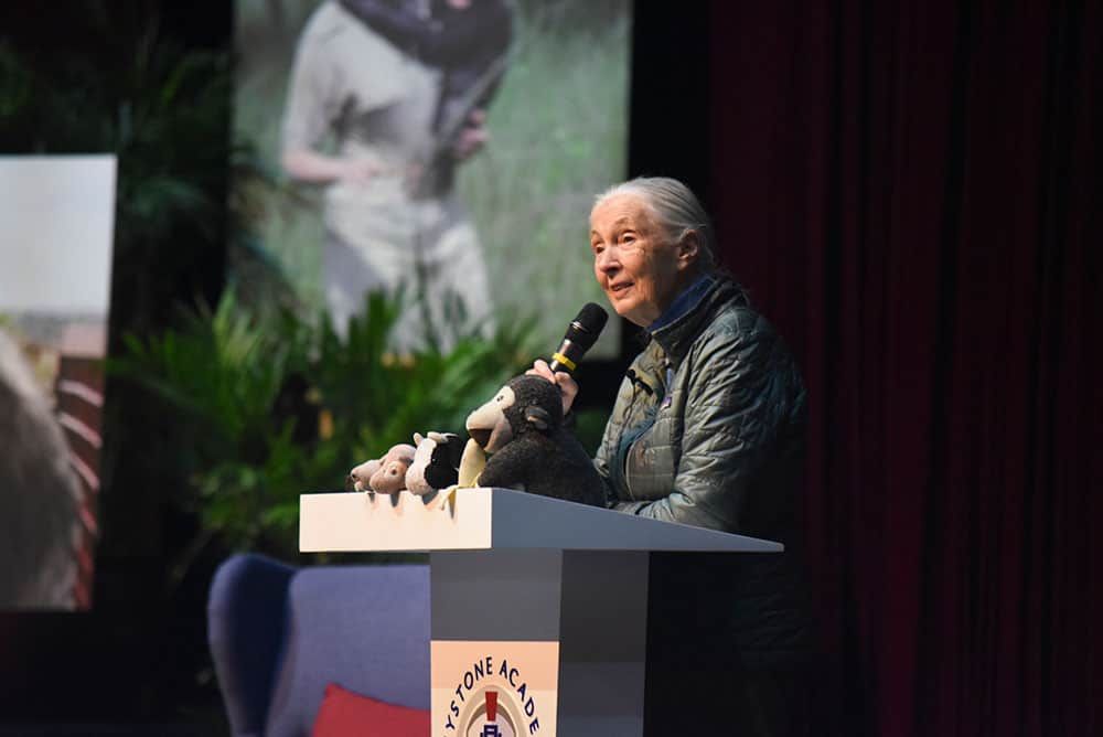 Children who love to read are children who succeed. kids_love_to_read Conservationist Jane Goodall Spreads Hope in Beijing | World Schools