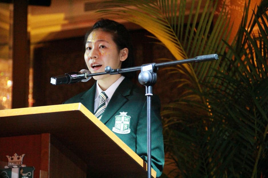 Jiayi speaking at SJI International’s SINGALA III: The Circle of Life fundraising dinner in 2019 about her scholarship experience