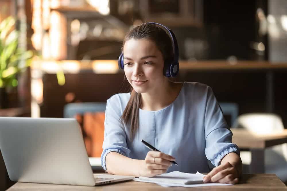 AMADEUS Vienna is focused on ensuring student outcomes during COVID-19. online-learning-during-COVID-19 Grade 11: How to Ensure Student Success Through COVID-19 School Closure | World Schools