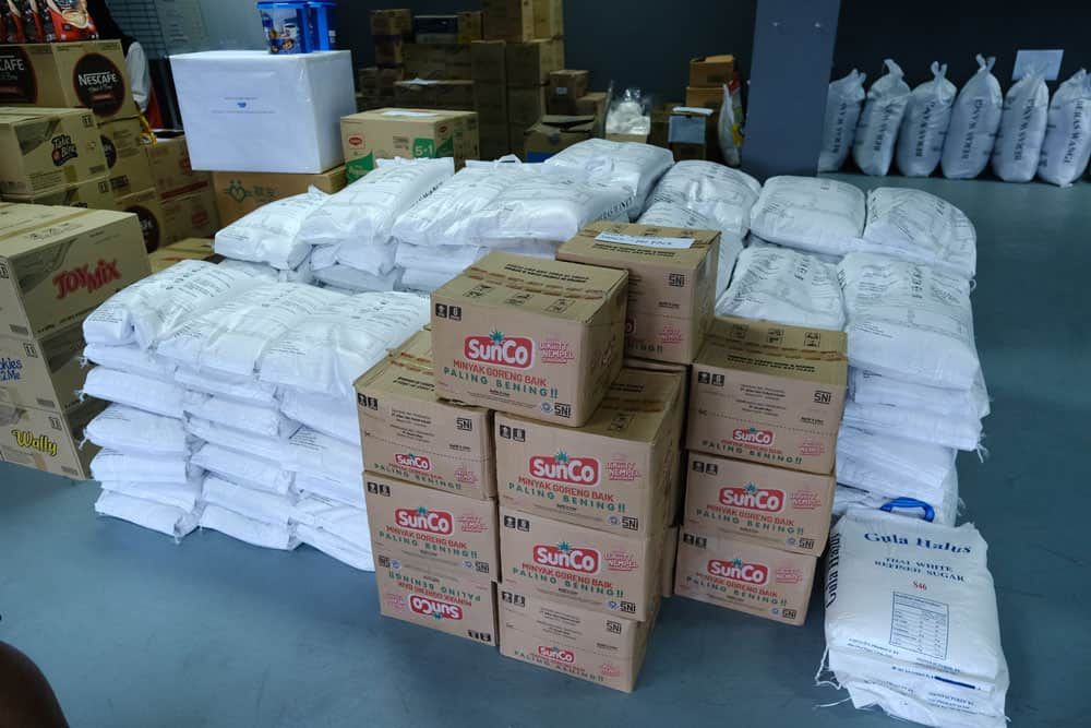  722-img3-JIS-brunei-donates-to-brunei-red-crescent JIS Brunei donates to Brunei Red Crescent