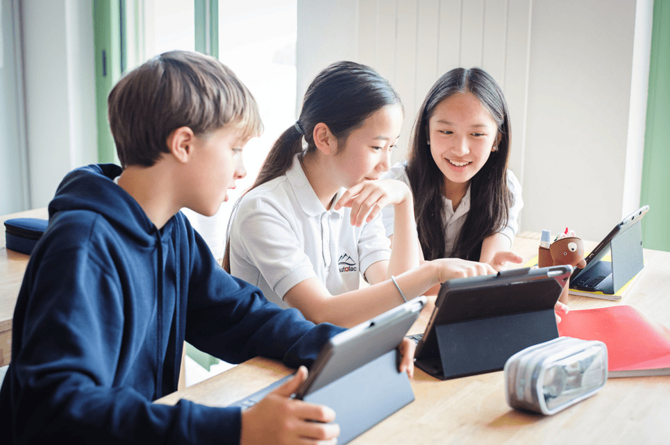 Haut-Lac-International-Bilingual-School_Secondary_Students_20 - Marketing Academics