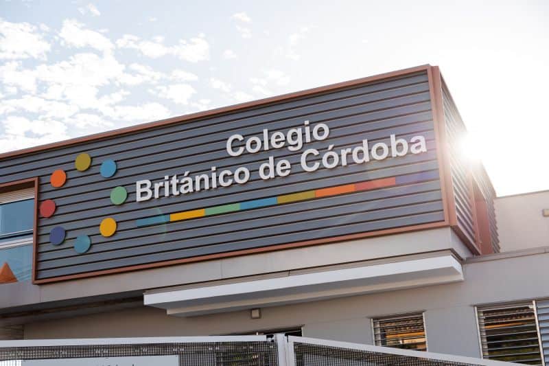 The British School of Córdoba 1 Colegio Británico de Córdoba school sign with colorful logo and modern design.