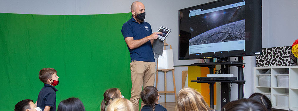 Innovative classroom in World Schools featuring digital learning and technology integration for students.