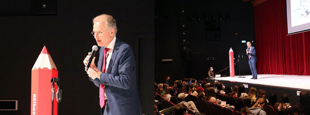 2. Expert speaker presenting at World Schools conference on innovative education methods.
