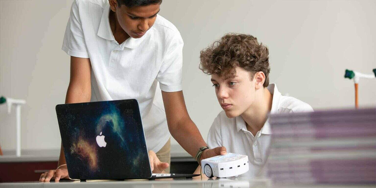 Advanced STEM learning at World Schools with innovative robotics and technology programs for students.