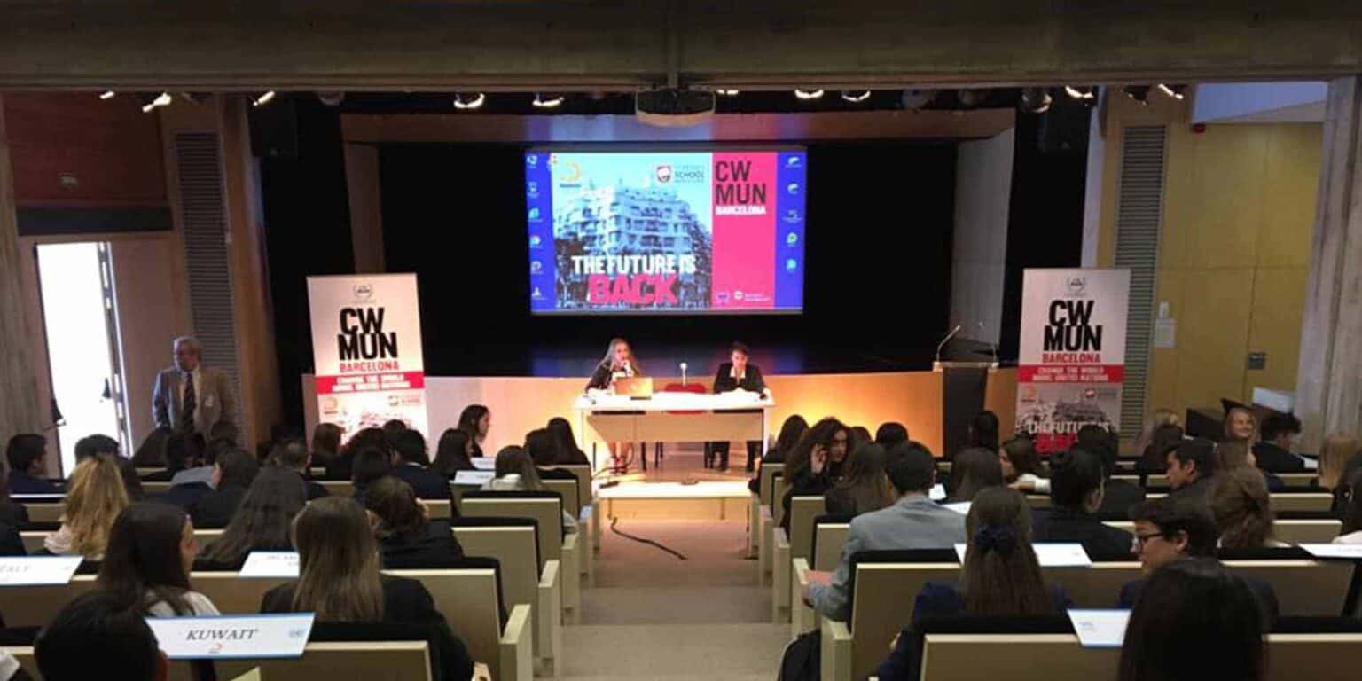 Barselona'da düzenlenen dünya okulları etkinliğindeki modern öğrenci konferansı, küresel eğitim ve gelecekteki fırsatlara odaklandı.