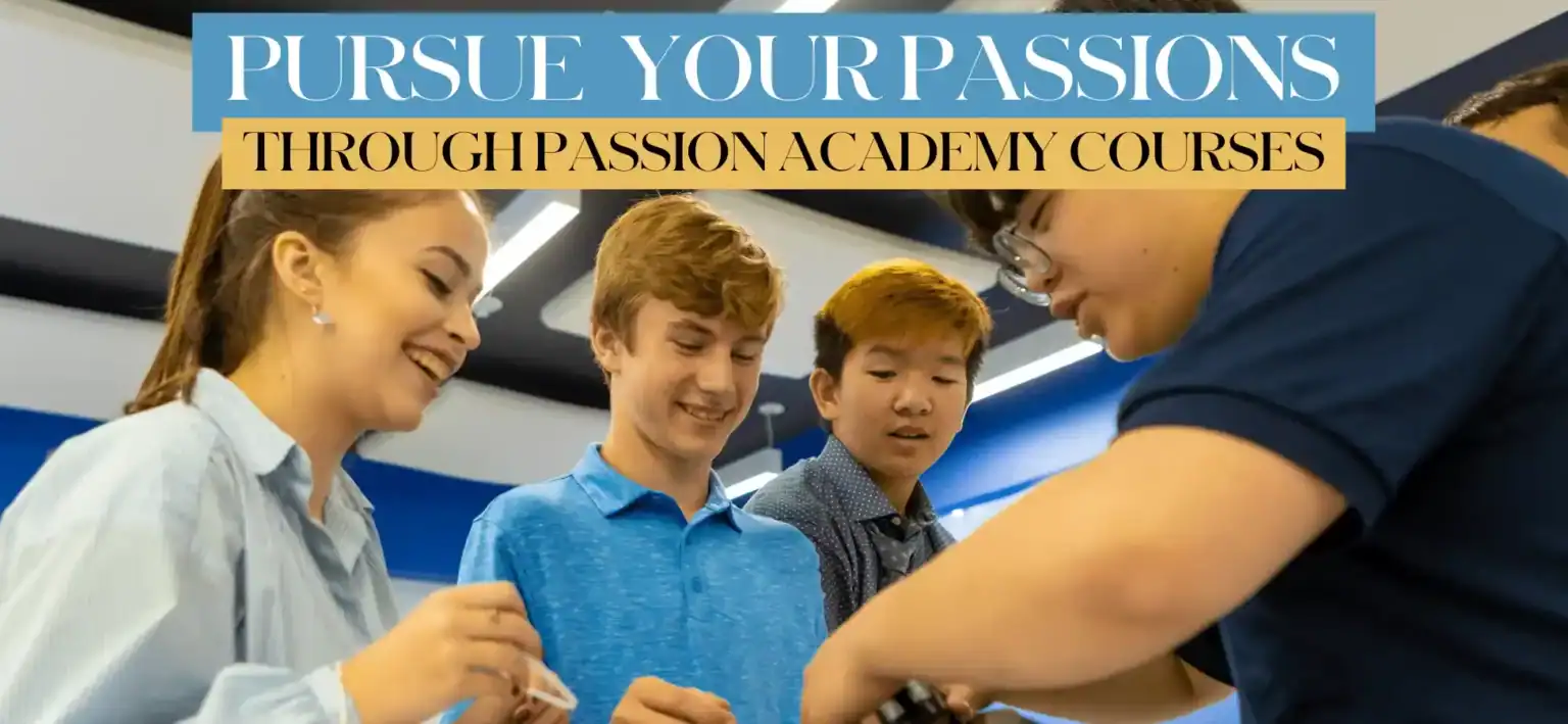 Akademik mükemmellik için Dünya Okulları akademisinde tutkuya dayalı kursları keşfeden ilgili öğrenciler.