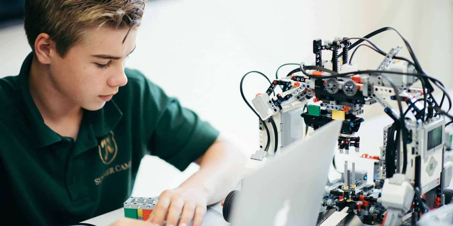 Innovative education at top World Schools enhancing STEM learning and robotics skills for students.