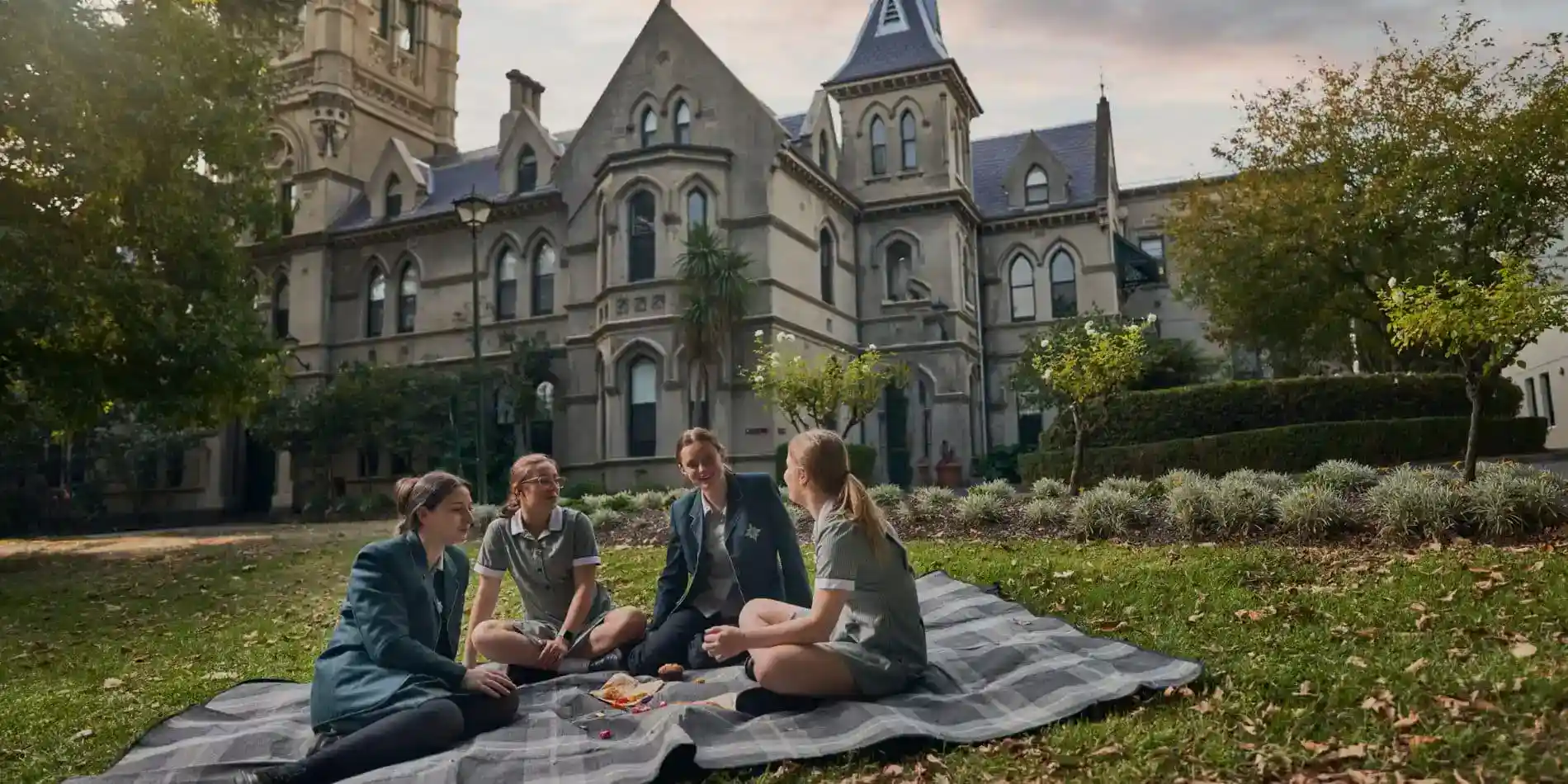 Schulen 5 Mlc Abdeckung