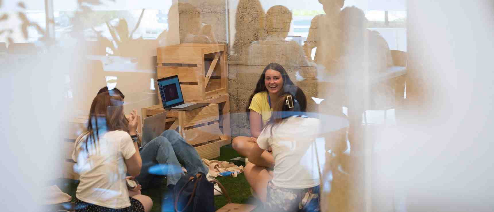 Fostering Lifelong Learning by unlearning old habits