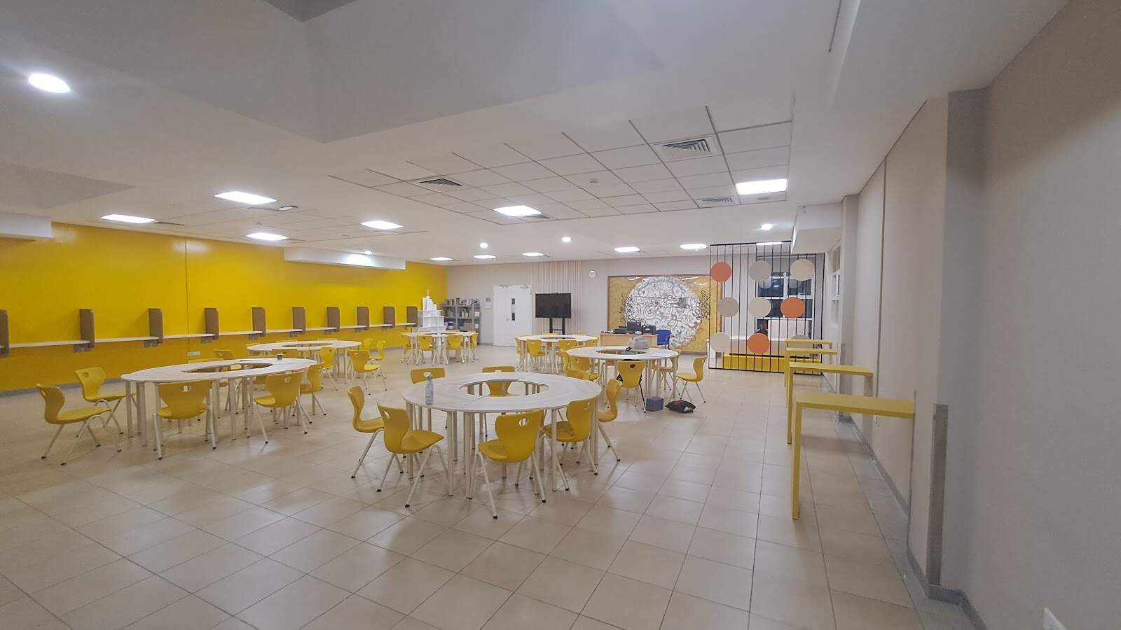 Escuelas 6 Lycee Francais International Georges Pompidou School (Dubai Branch) Featured