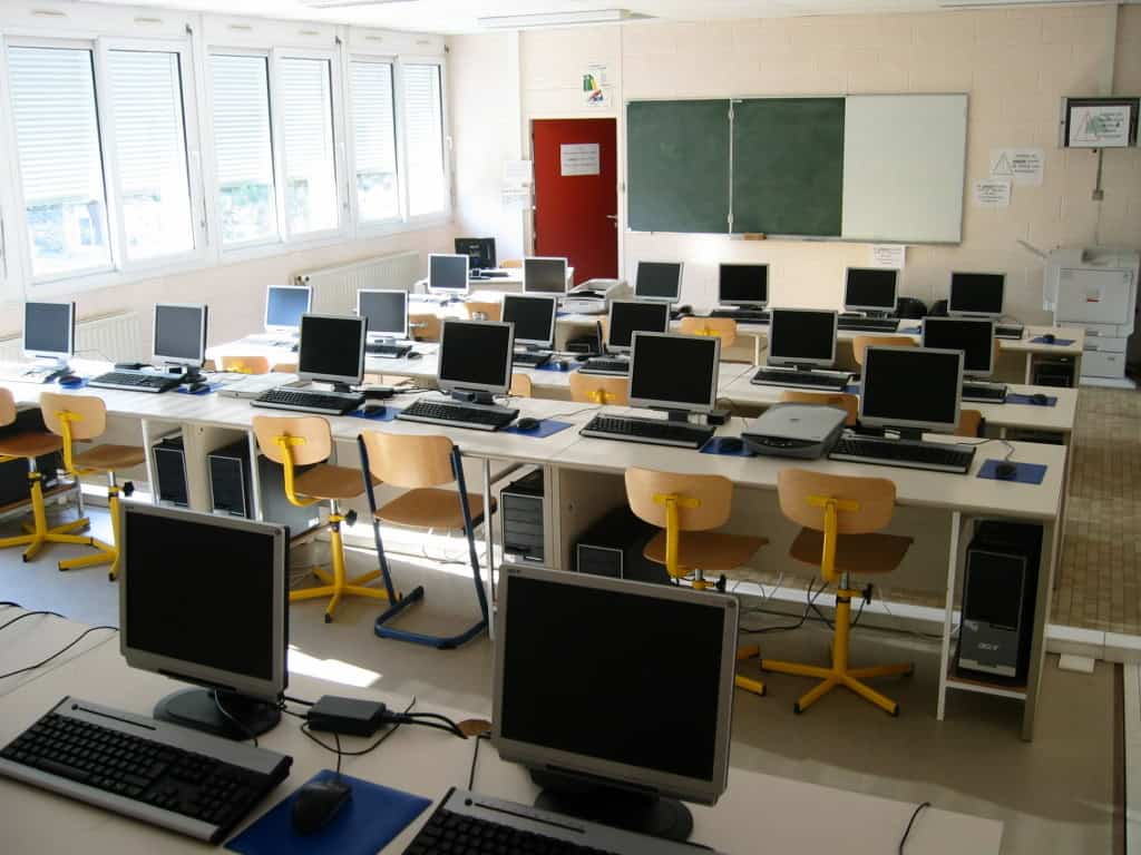 Modern computer classroom at World Schools, fostering digital literacy and innovative learning.